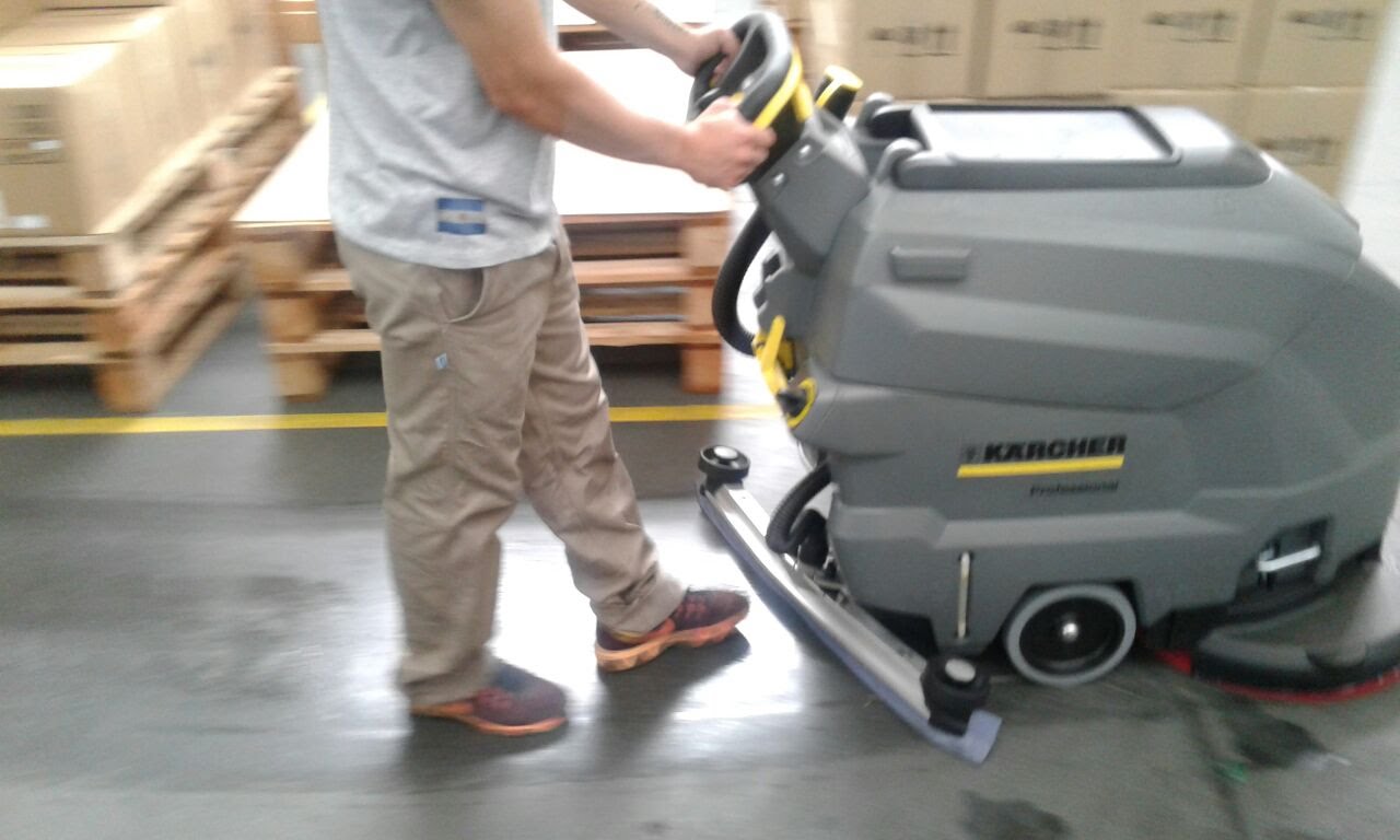 Máquina Karcher para limpieza de pisos OGL